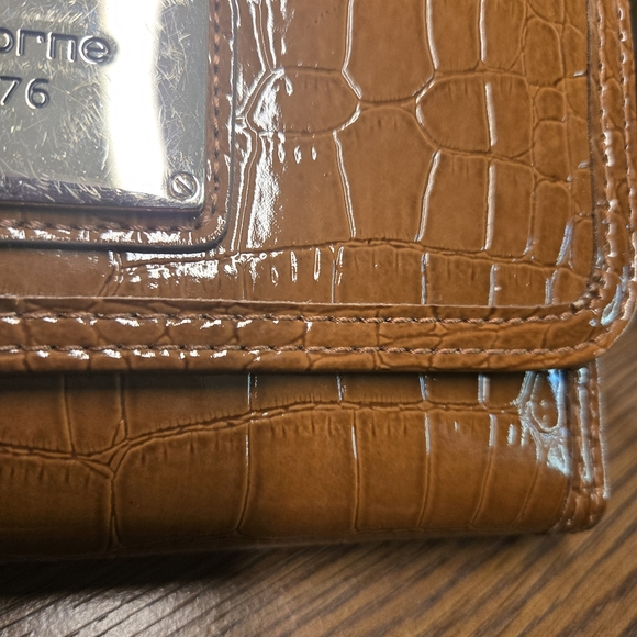 Liz Claiborne Patent Leather wallet - Picture 2 of 11